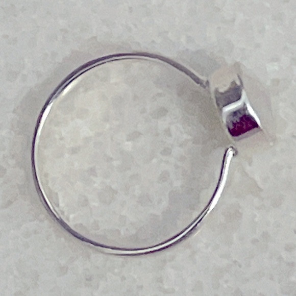 Semi-precious Rainbow Moonstone Gemstone Ring in 925 Sterling Silver - Picture 8 of 9